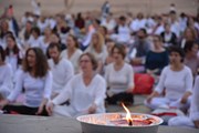 Тысячи любителей йоги соберутся в израильской пустыне. // yogaarava.co.il