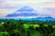 Вулкан Агунг на острове Бали