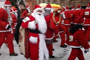 В прошлом году Деды Морозы устроили забег. // kudamoscow.ru