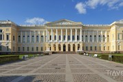 Главное здание Русского музея - Михайловский дворец. // Travel.ru