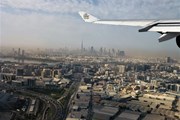 Самолет Emirates над Дубаем // Юрий Плохотниченко