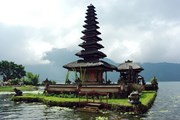 Индонезия ввела визы на 5 лет для иностранных туристов // DEZALB / pixabay.com