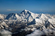 Для восхождения на Эверест альпинистам потребуется специальный чип // Авторство: Mount_Everest_as_seen_from_Drukair2.jpg https://commons.wikimedia.org/w/index.php?curid=18262217