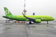 S7 Airlines разрешила делиться статусными милями // By Anna Zvereva from Tallinn, Estonia - S7 Airlines, VQ-BCK, Airbus A320-271N, CC BY-SA 2.0, https://commons.wikimedia.org/w/index.php?curid=64309691